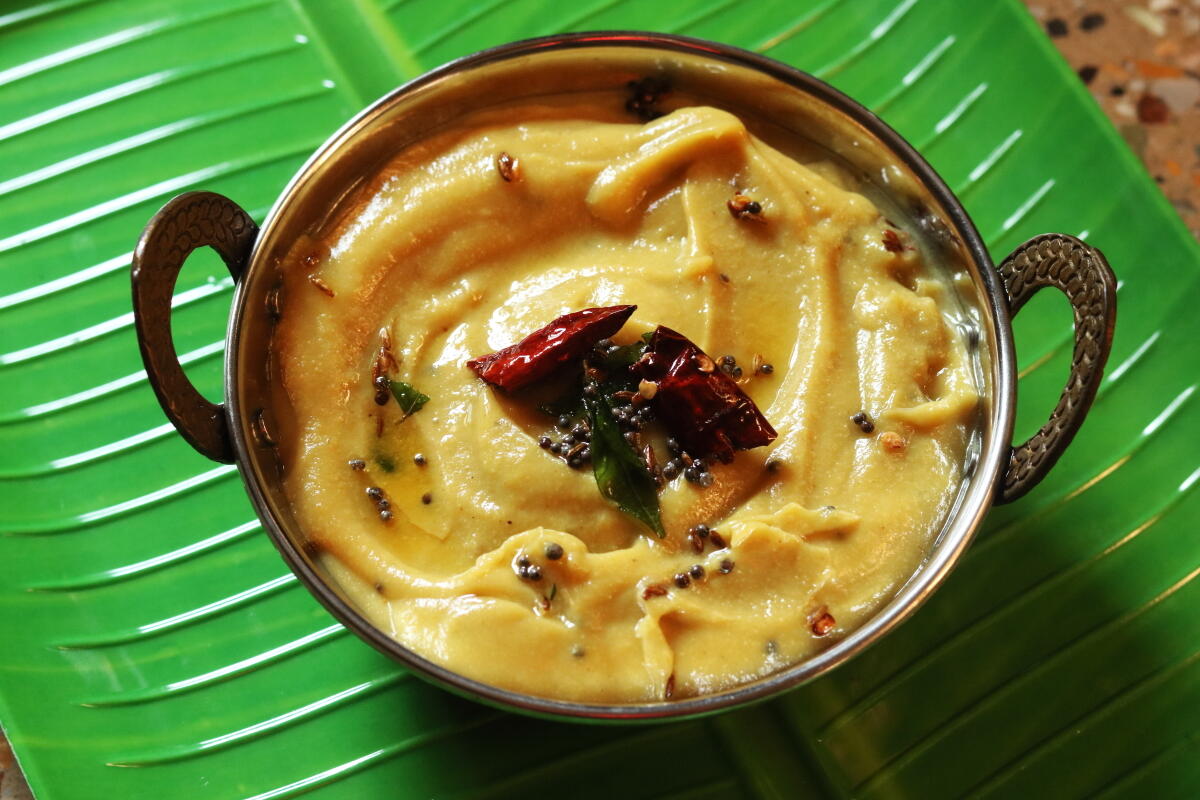 Bombay Chutney is made with Besan or Gram Flour. It is usually served with Idlis