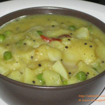 Alu Rasdar or a Potato Curry