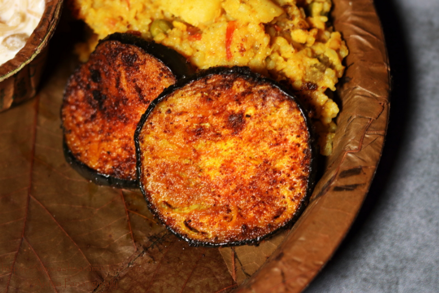 Begun Bhaja | Bengali Pan-fried Eggplant 
