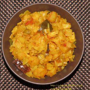 Bandhakopir Torkari or Bengali Cabbage, Peas, and Potato Curry