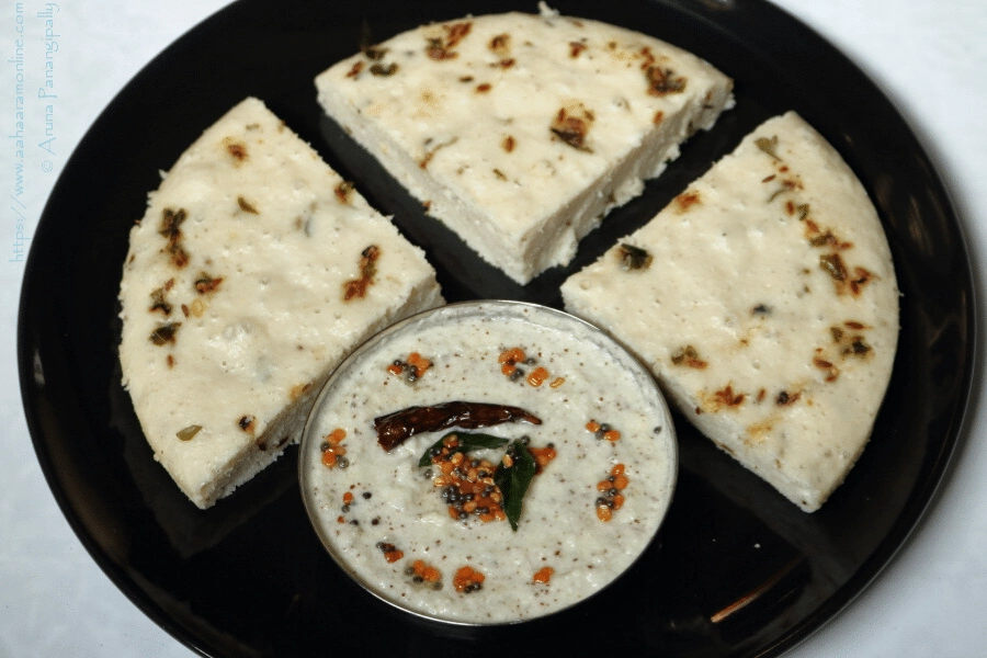 Kanchipuram Idli | Steamed Udad Dal and Rice Dumplings with Tempering