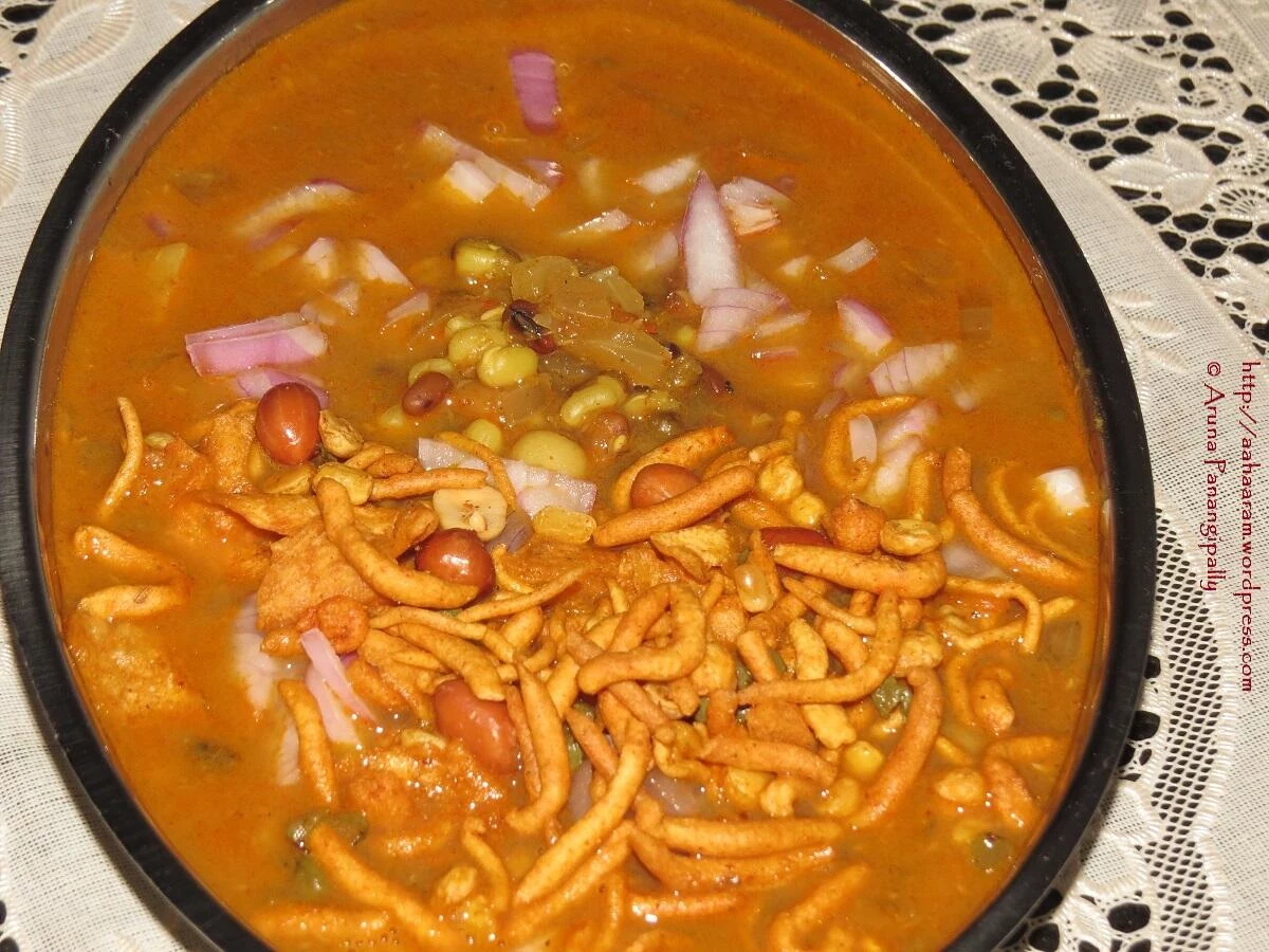 Kolhapuri Misal - Mumbai Street Food