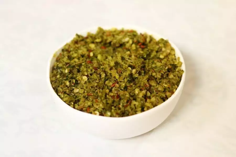 Hirvi Mirchi Kharda: The Spicy Green Chilli CHutney from Maharashtra