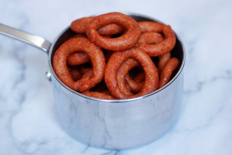 Kodubale: A spicy, deep-friend rice flour ring that is a popular tea-time and Diwali snack in Karnataka. Similar to Chegodilu (aka Ring Murukku) from Andhra.