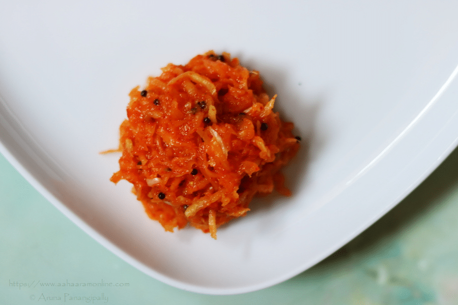 Kanda Kairi: A grated raw mango and onion chutney flavoured with chilli powder and jaggery