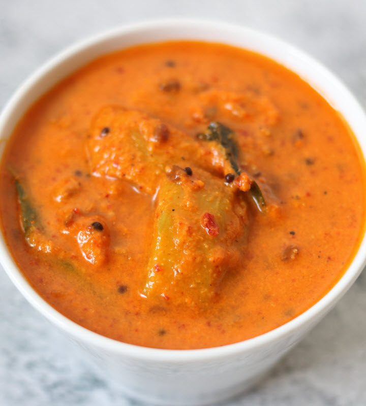 Amlechi Uddamethi is a traditional Raw Mango Curry in a coconut gravy tempered with Udad Dal and Methi.