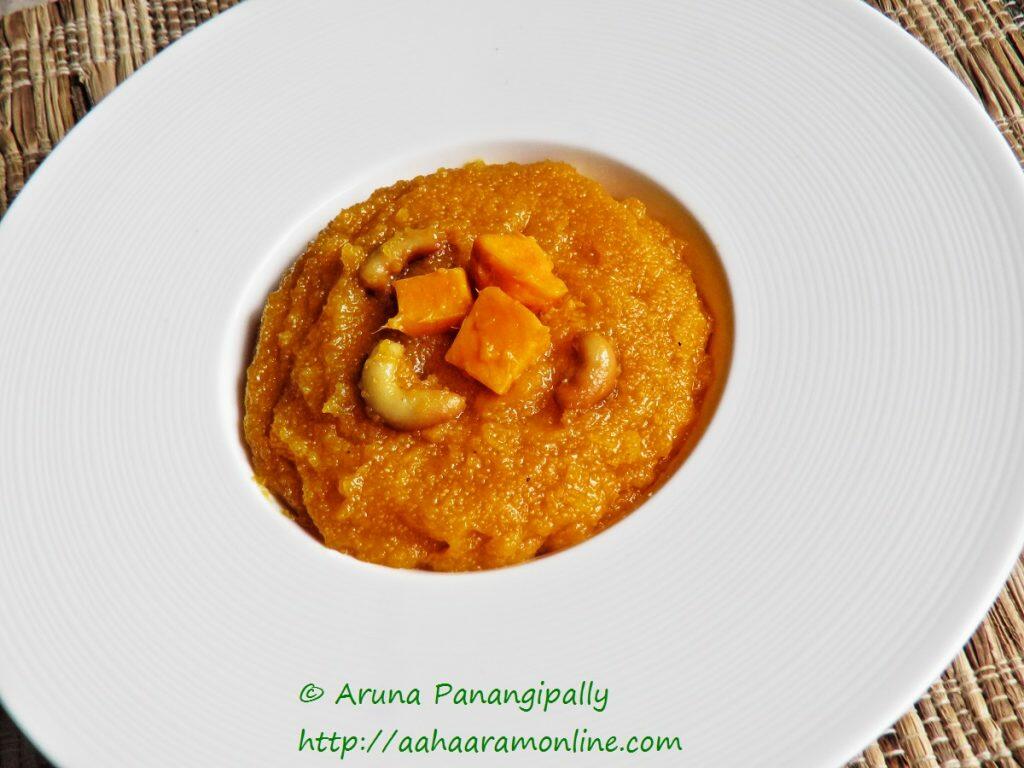 Mango Sheera or Semolina Pudding with Ripe Mango