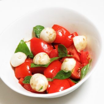 Bocconcini Tomato and Basil Salad with Balsamic Vinegar Dressing