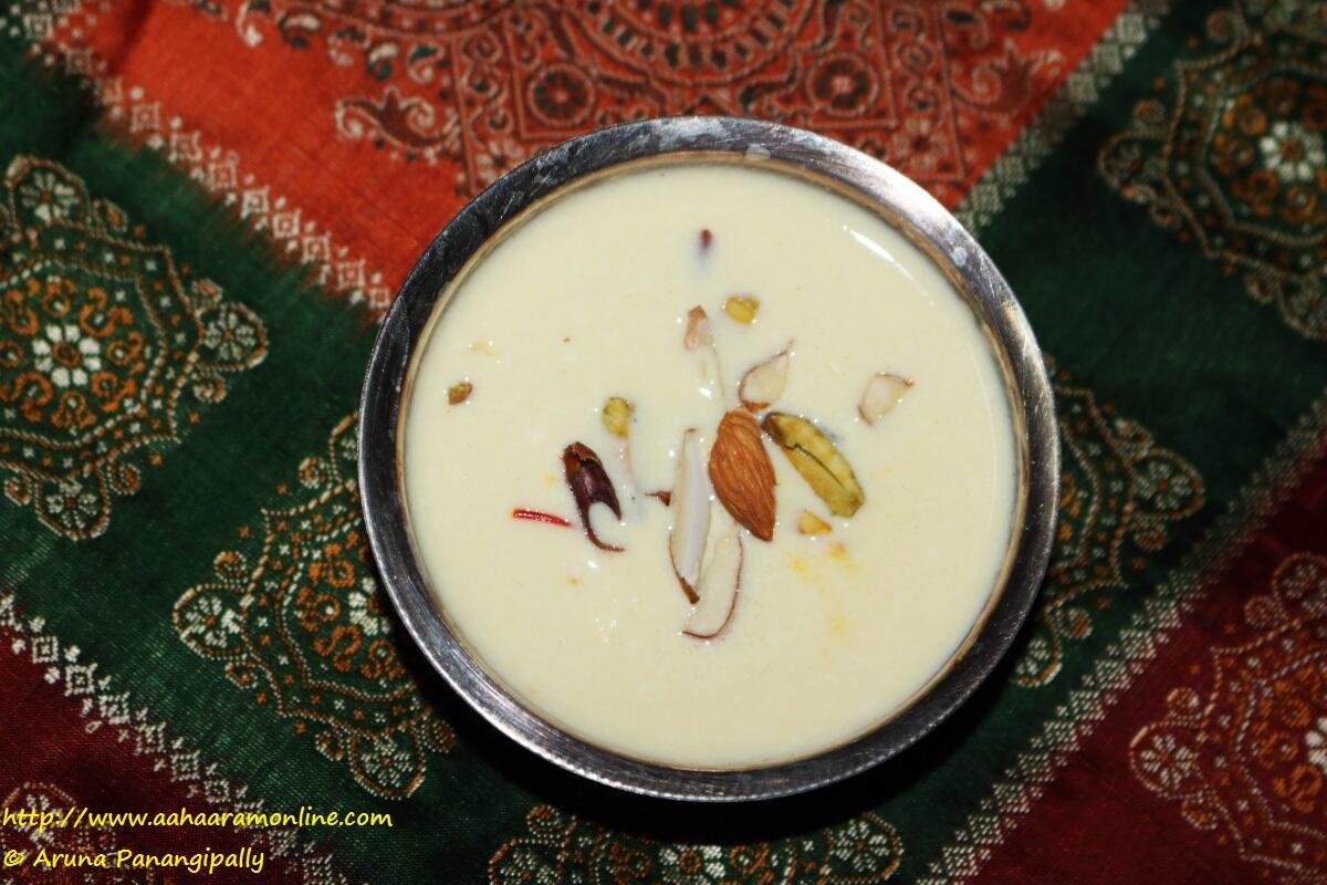 Bengali Channar Payesh made with reduced milk and freshly made paneer. Can also be called Paneer Kheer.