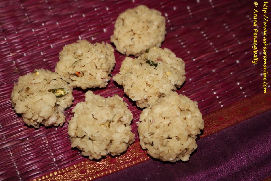 Atukula Vadiyalu (Andhra Style Aval Vadam Avalakki Sandige) ãhãram