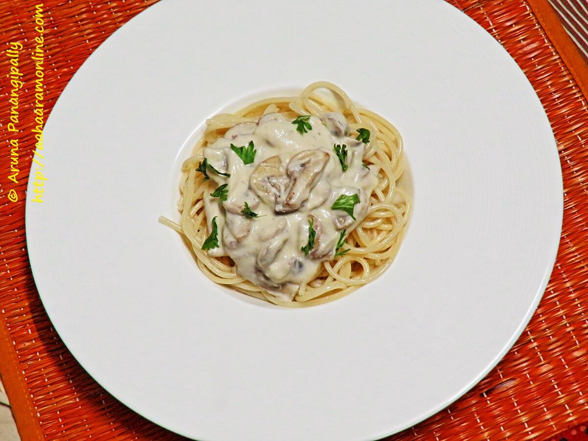 Spaghetti with Creamy Cashew Mushroom Sauce - Vegan Recipe