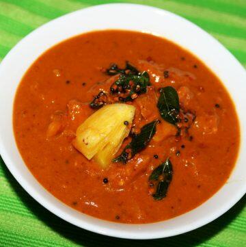 Pineapple Menaskai is a spicy, sweet, tangy pineapple curry from Mangalore