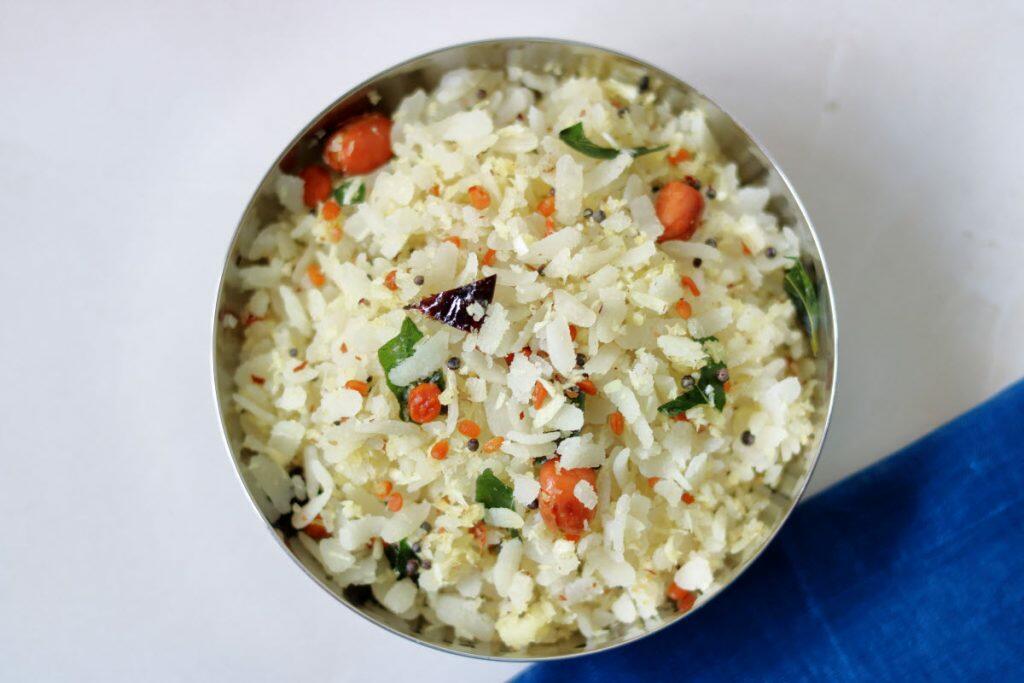 Kobbari Atuluku (aka Thengai Aval or Coconut Poha) is simple breakfast dish as also naivedyam for Krishna Jayanti 