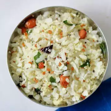 Kobbari Atuluku (aka Thengai Aval or Coconut Poha) is simple breakfast dish as also naivedyam for Krishna Jayanti