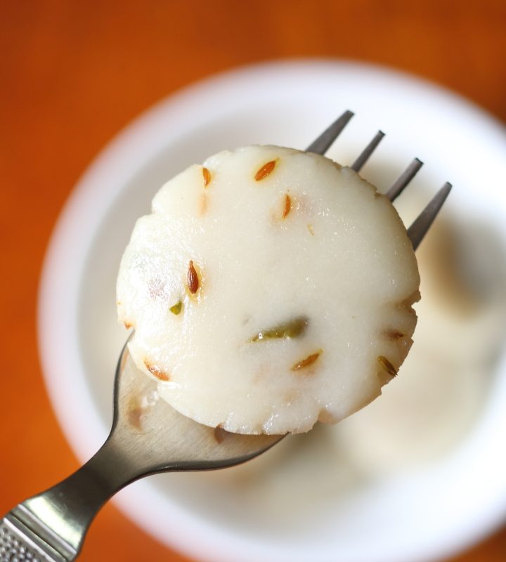 Nivagrya: A delicious, steamed rice flour snack from Maharashtra. Also a vegan, gluten-free dish that is suitable for a renal diet or kidney diet.