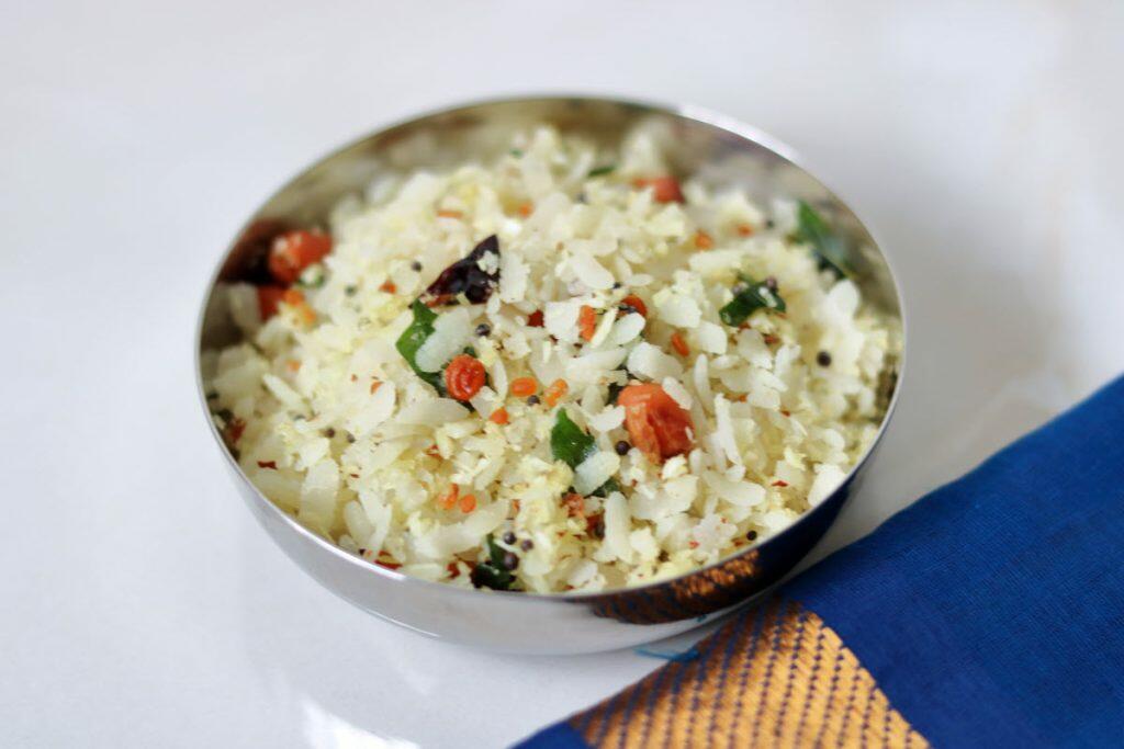 Thengai Aval or Kobbari Atukulu, or Coconut Poha, a delicious and light on the stomach breakfast.