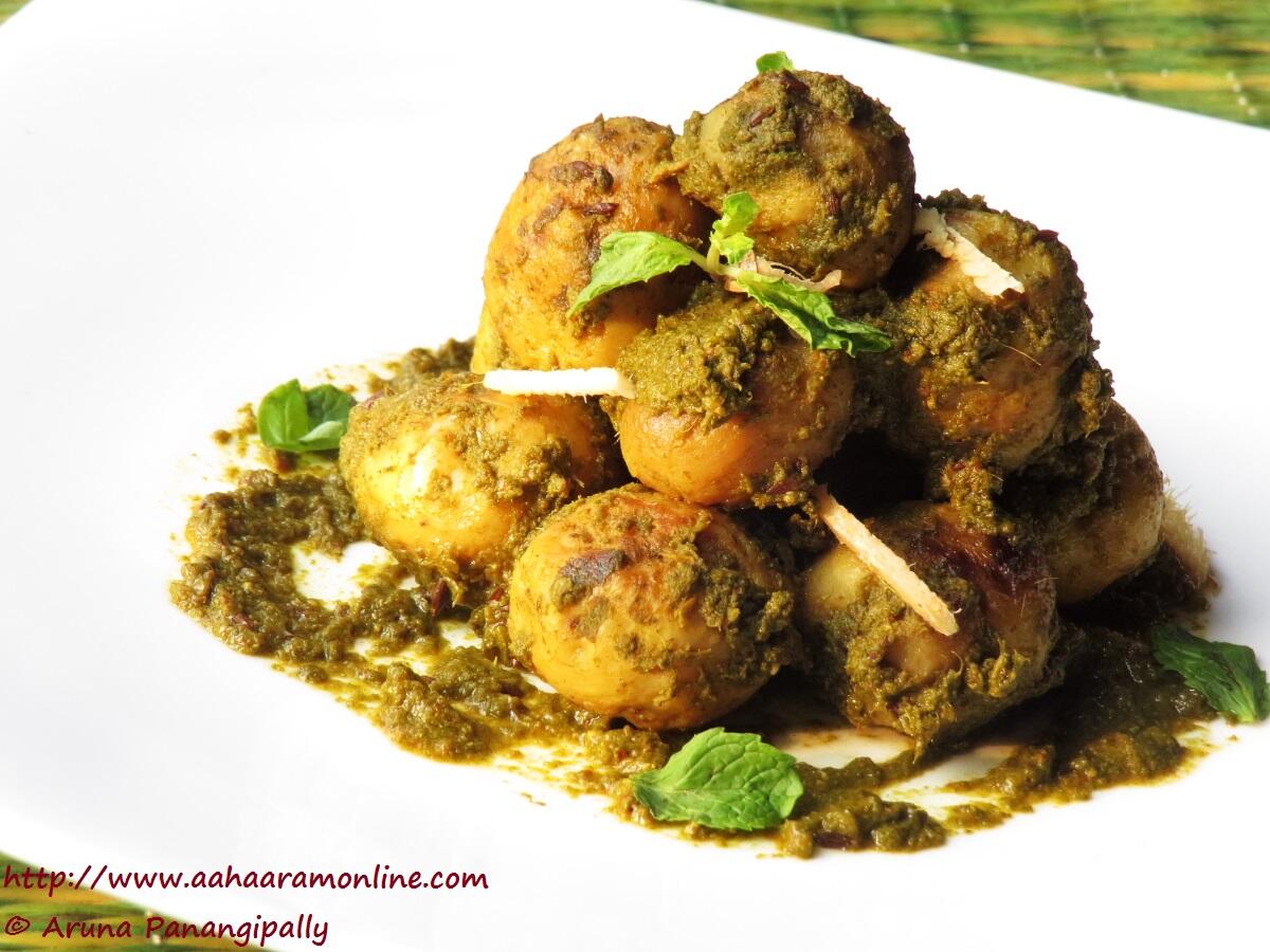 Aloo Chutneywale | Baby Potatoes cooked in green chutney