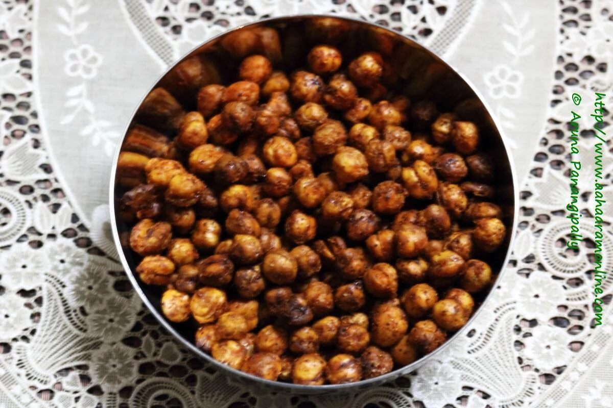 Spicy, Crunchy, Baked Chickpeas