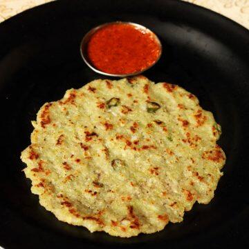 Taushe Bhakri | Cucumber Rotti served with Molaga Podi