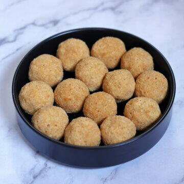 Sunnundalu, also called Minapa Sunni Undalu, is an easy to make and delicious Andhra Udad Dal Laddu