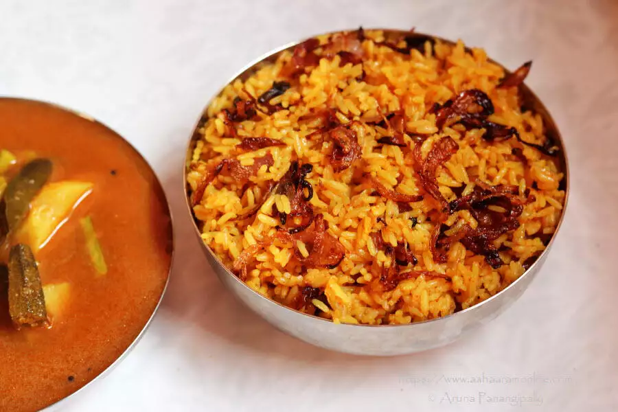Sindhi Bhuga Chawal | Rice with Caramalised Onions