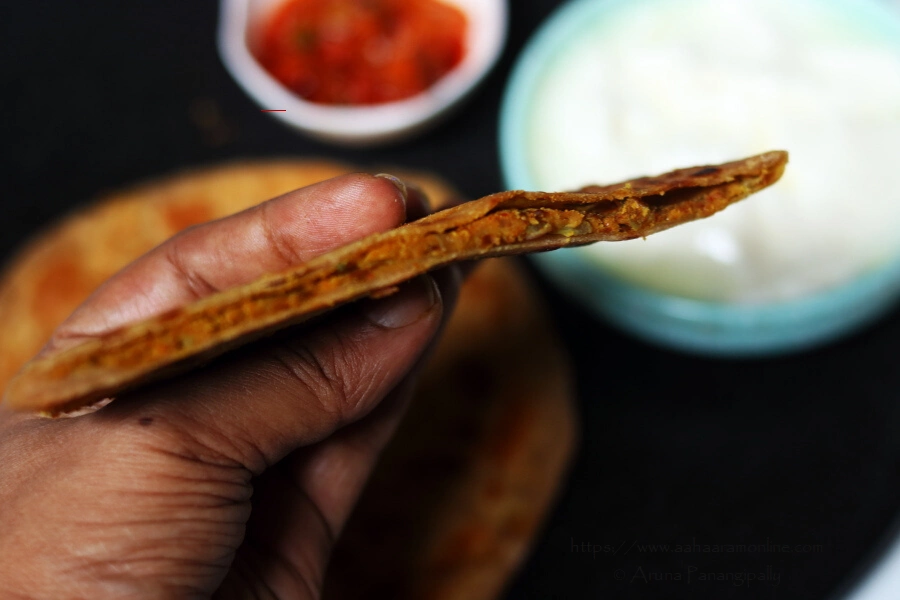 Marwadi Chana Pyaaz Paratha