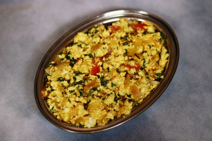 Methi Paneer Bhurji made with scrambled cottage cheese and fenugreek leaves