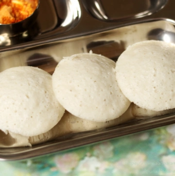 Rice and Poha Idlis are low calorie steamed dumplings made with rice and beaten rice or rice flakes.