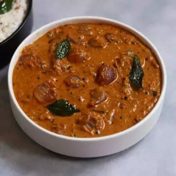 Ulli Theeyal or Shallots cooked in a Coconut and Tamarind Gravy