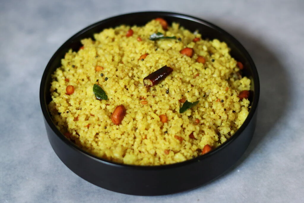 Pindi Pulihora is a vegan, gluten-free rice rava and tamarind upma from Andhra Pradesh