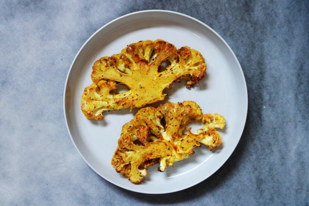 Roasted Cauliflower Steak: An easy-to-make, low-calorie side