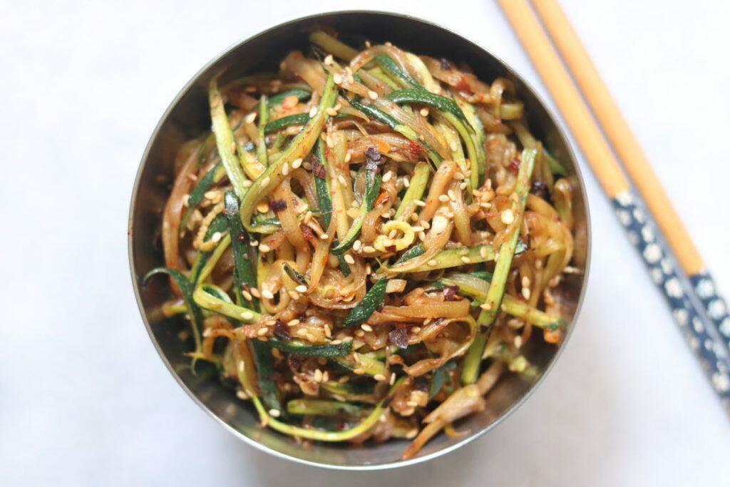 Garlicky Zoodles or Zucchini Noodles flavoured with Soy Sauce