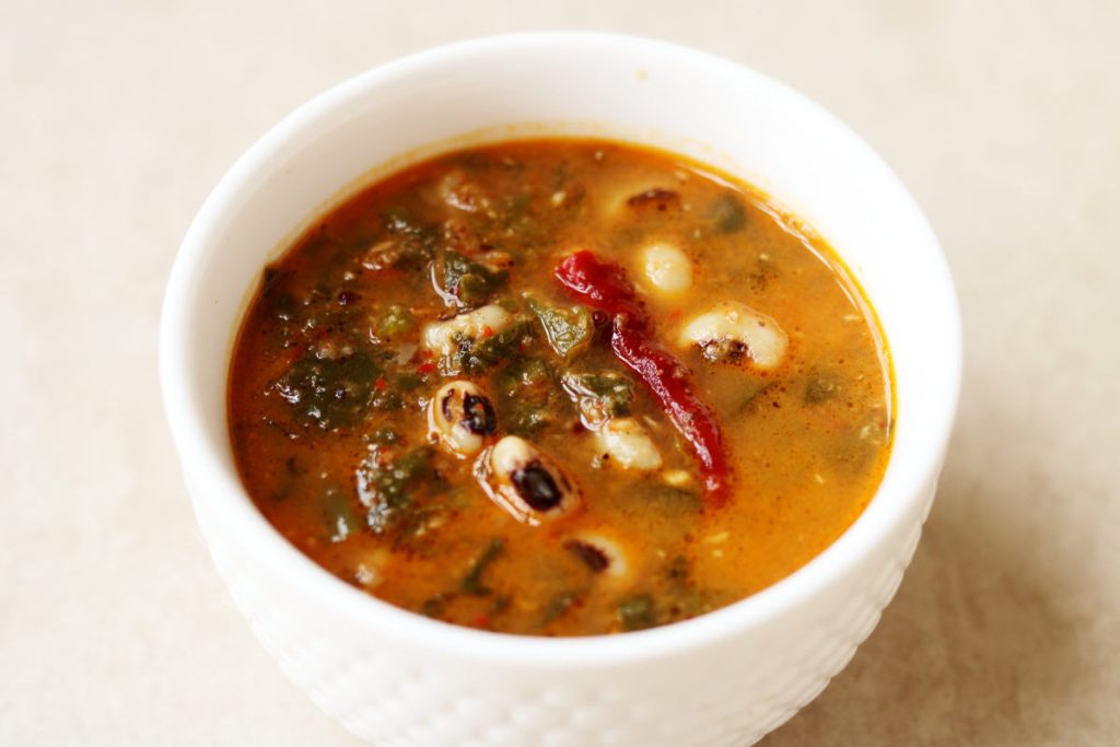 Delicious Spicy and Garlicky Malabar Spinach and Black-Eyed Peas Curry from Mangalore