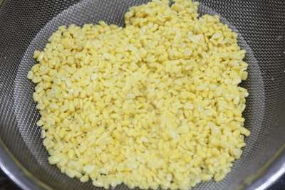 The soaked and drained moong dal.
