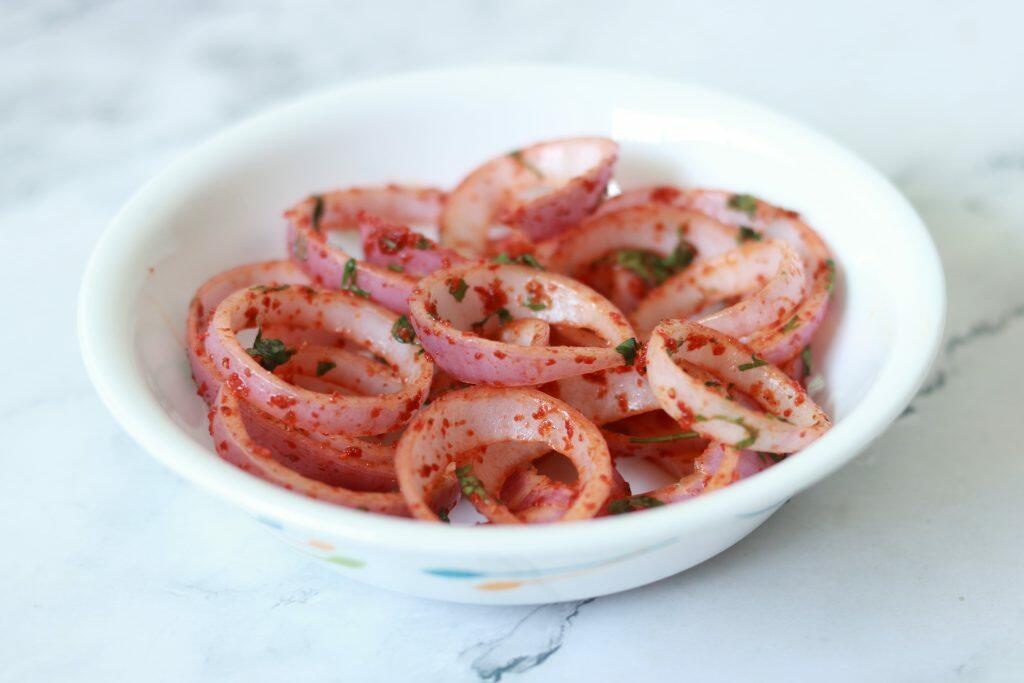 Laccha Onion | Lachha Pyaz | Indian Onion Salad Laccha Onion, also called Laccha Pyaz, is a simple Indian Onion Salad