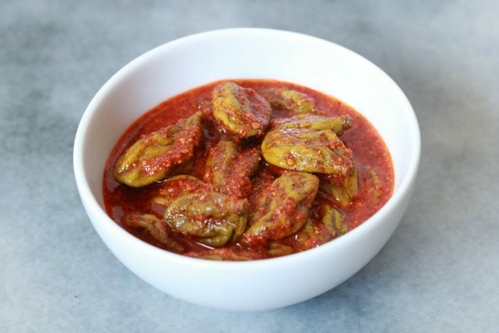Vadu Manga | Maavadu | No Oil, Baby Mango Pickle from Tamil Nadu Vadu Manga (also known as Maavadu) is a delicious baby mango pickle that uses no oil.