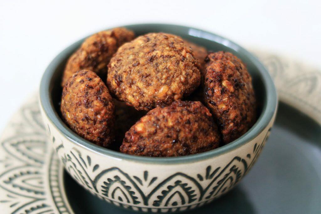 Pesara Garelu，美味且富含蛋白质的安得拉 Green Moong Dal Vada