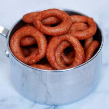 Kodubale: A spicy, deep-friend rice flour ring that is a popular tea-time and Diwali snack in Karnataka. Similar to Chegodilu (aka Ring Murukku) from Andhra.